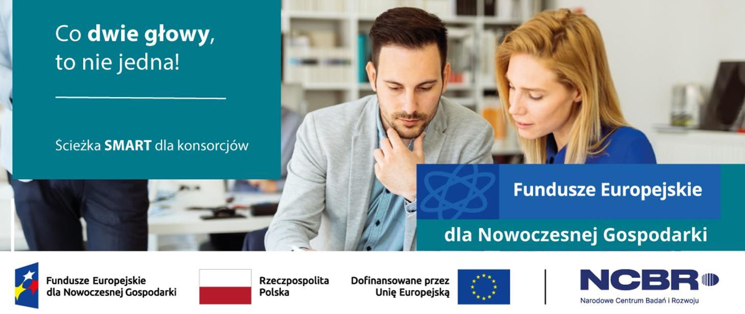 Baner FENG przedstawia przedsiębiorców zapoznających się z treścią dokumentu